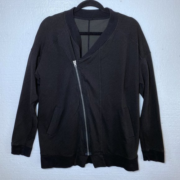 Lululemon Womens Size 10 Black Mula Bundle Wrap Jacket Asymmetrical Zip Up Logo - Picture 1 of 9